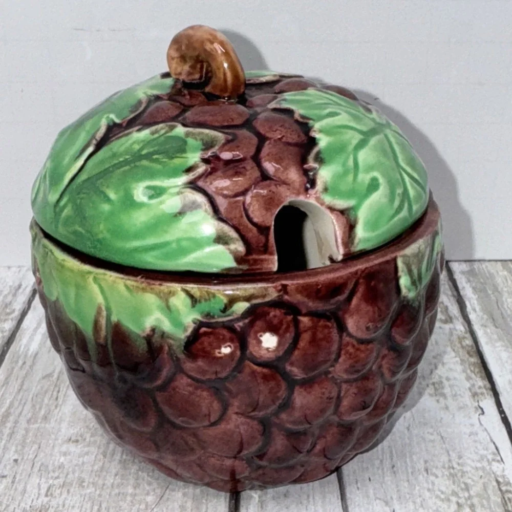 VTG  Occupied  Japan Deep Red‎ Grape Figural Sugar Bowl Jam Jar Lid Pottery GUC